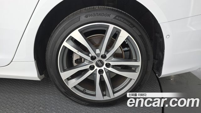 Audi A6 (C8) 45 TFSI Premium 2022 — фото 21