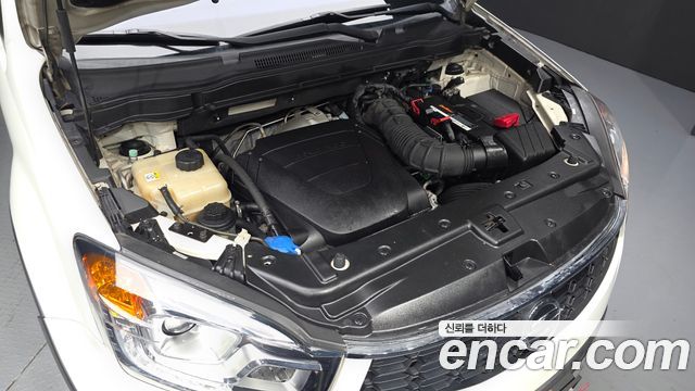 KG Mobility (SsangYong) Korando C 2.0 RX 2WD DLX 2015 — фото 6