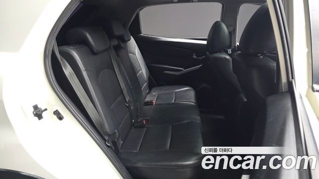 KG Mobility (SsangYong) Korando C 2.0 RX 2WD DLX 2015 — фото 12