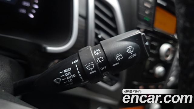 KG Mobility (SsangYong) Korando C 2.0 RX 2WD DLX 2015 — фото 17