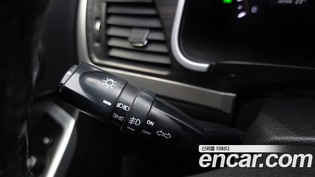 KG Mobility (SsangYong) Korando C 2.0 RX 2WD DLX 2015 — фото 18