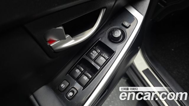 KG Mobility (SsangYong) Korando C 2.0 RX 2WD DLX 2015 — фото 27