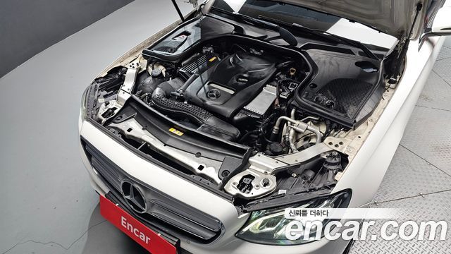 Mercedes-Benz E-Class (W213) E200 Avantgarde 2017 — фото 6