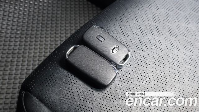 Kia Seltos Gasoline 1.6 Turbo 2WD Signature 2022 — фото 17