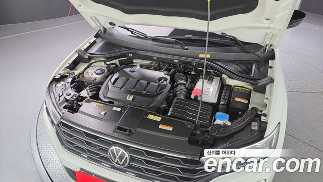 Volkswagen T-Roc 2.0 TDI Premium 2022 — фото 6
