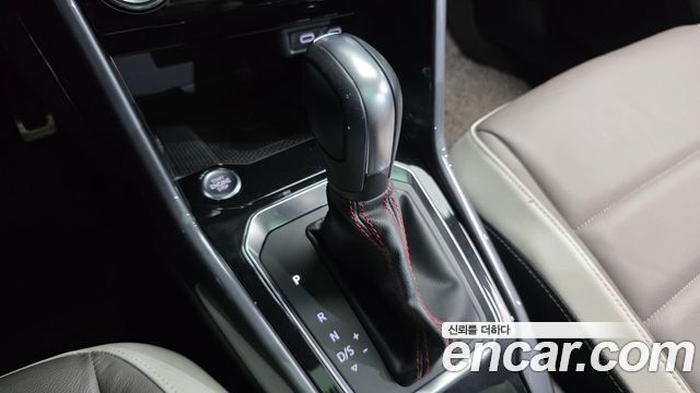 Volkswagen T-Roc 2.0 TDI Premium 2022 — фото 9