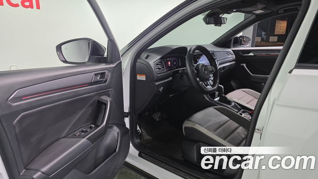 Volkswagen T-Roc 2.0 TDI Premium 2022 — фото 10