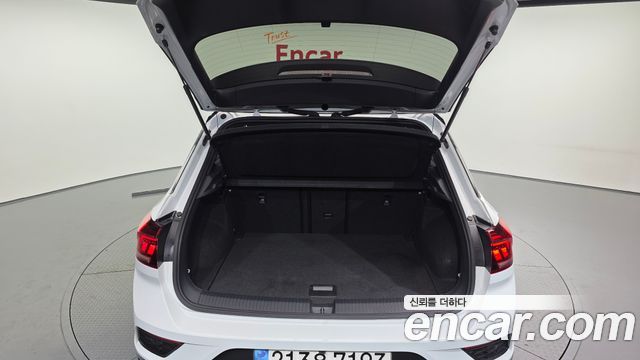 Volkswagen T-Roc 2.0 TDI Premium 2022 — фото 20