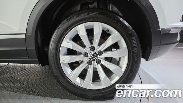 Volkswagen T-Roc 2.0 TDI Premium 2022 — фото 21