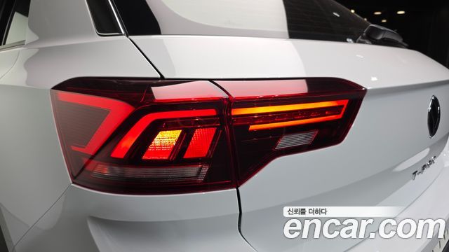 Volkswagen T-Roc 2.0 TDI Premium 2022 — фото 23