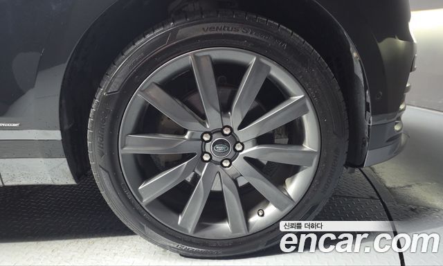 Land Rover Range Rover Velar 3.0 D300 R-Dynamic HSE 2018 — фото 21