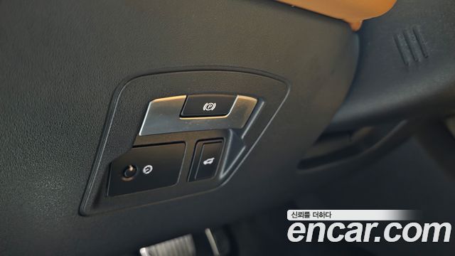 Land Rover Range Rover Velar 3.0 D300 R-Dynamic HSE 2018 — фото 33