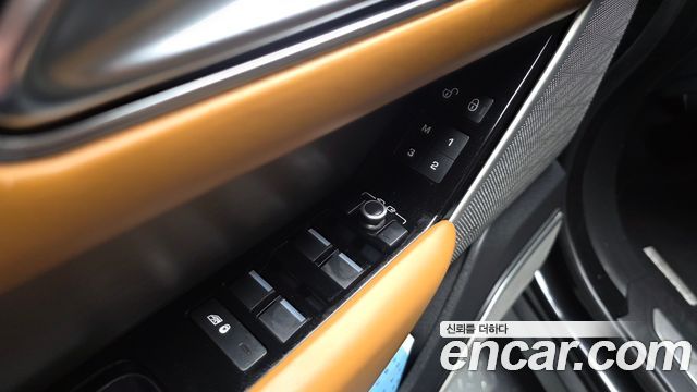 Land Rover Range Rover Velar 3.0 D300 R-Dynamic HSE 2018 — фото 37