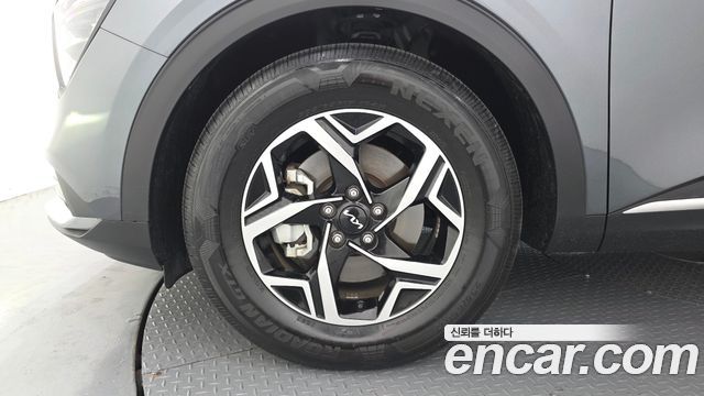Kia Sportage (V) Gasoline 1.6 Turbo 2WD Prestige 2024 — фото 5