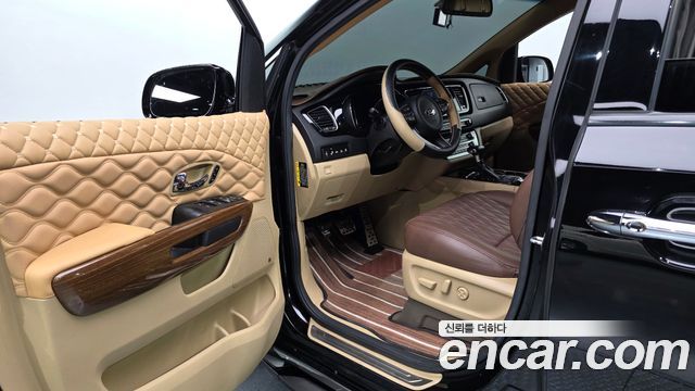 Kia Carnival 7-seater Hi-limousine President 2017 — фото 10