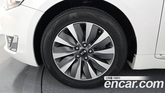 Kia K7 Hybrid 700h Prestige 2016 — фото 5