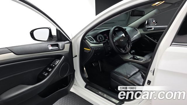 Kia K7 Hybrid 700h Prestige 2016 — фото 10