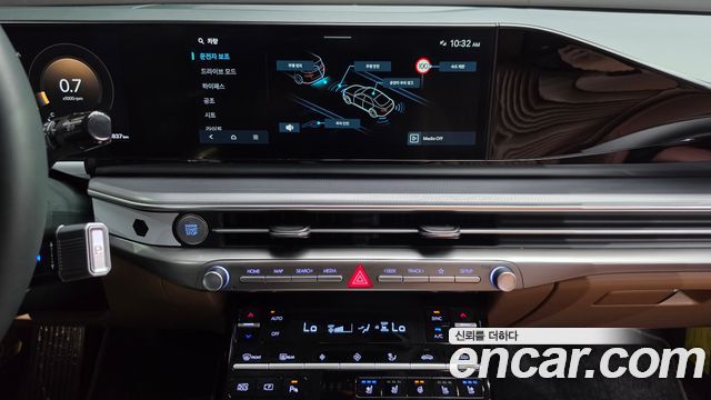 Hyundai Grandeur (GN7) 2,5 Gasoline 2WD Exclusive 2023 — фото 12