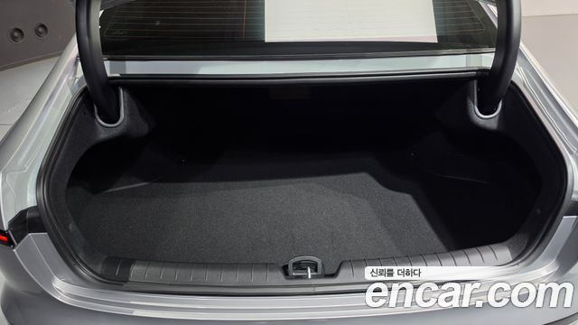 Hyundai Grandeur (GN7) 2,5 Gasoline 2WD Exclusive 2023 — фото 17