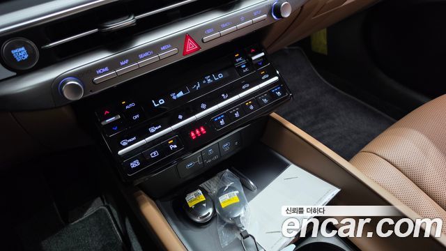 Hyundai Grandeur (GN7) 2,5 Gasoline 2WD Exclusive 2023 — фото 18
