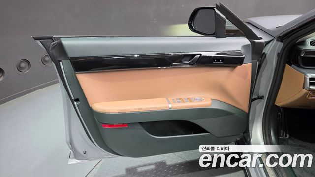 Hyundai Grandeur (GN7) 2,5 Gasoline 2WD Exclusive 2023 — фото 24