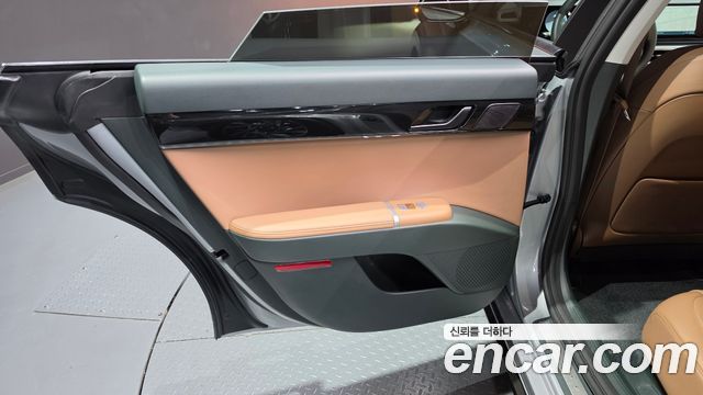 Hyundai Grandeur (GN7) 2,5 Gasoline 2WD Exclusive 2023 — фото 25