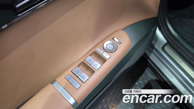 Hyundai Grandeur (GN7) 2,5 Gasoline 2WD Exclusive 2023 — фото 30