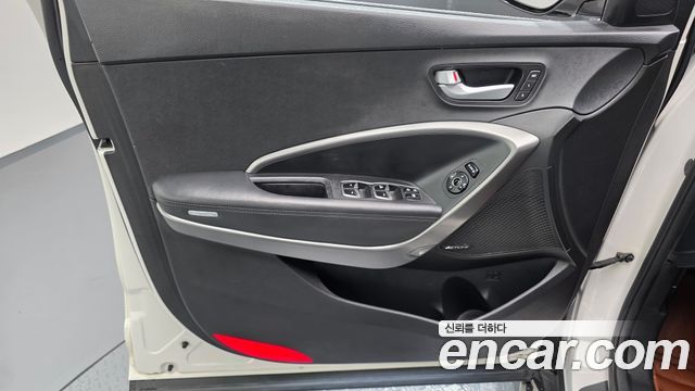 Hyundai Santa Fe (DM) Diesel(e-VGT) 2.0 2WD Exclusive 2015 — фото 30