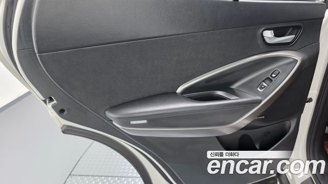 Hyundai Santa Fe (DM) Diesel(e-VGT) 2.0 2WD Exclusive 2015 — фото 31
