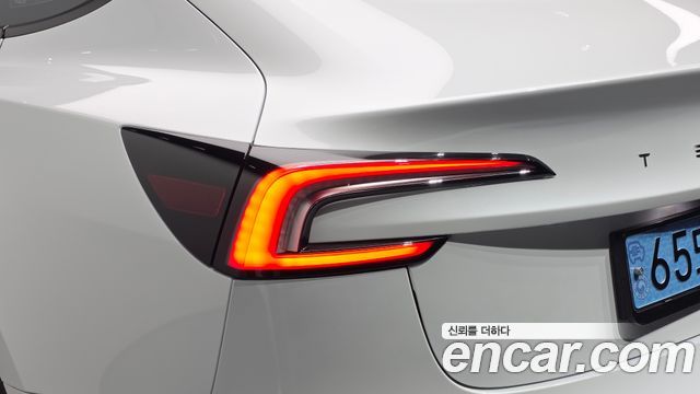 Tesla Model 3 Long Range AWD 2024 — фото 23