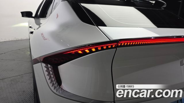 Kia EV6 Standard Air 2022 — фото 23