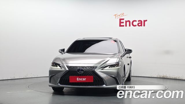 Lexus ES300h (VII) Luxury Plus 2019 — фото 3