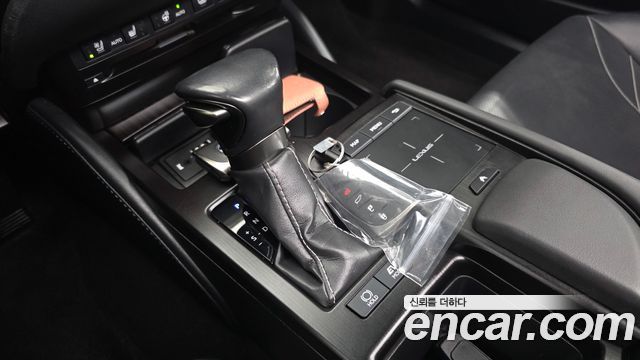 Lexus ES300h (VII) Luxury Plus 2019 — фото 9