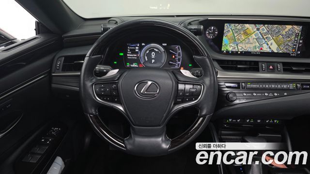 Lexus ES300h (VII) Luxury Plus 2019 — фото 14