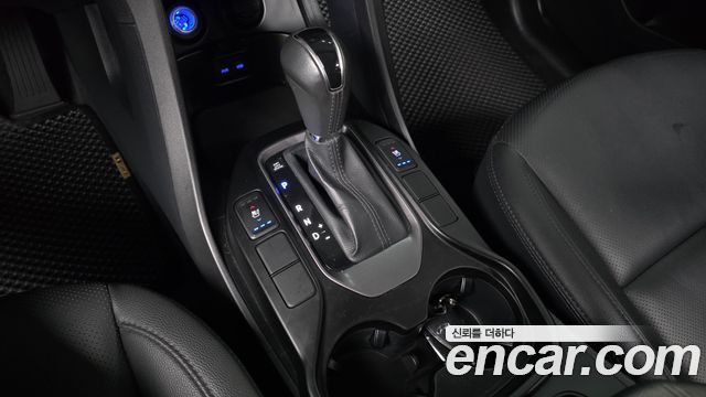 Hyundai Santa Fe (DM) Diesel(e-VGT) 2.0 2WD Premium 2015 — фото 9
