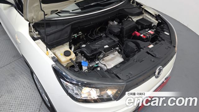 KG Mobility (SsangYong) Tivoli TX 2WD 2015 — фото 6