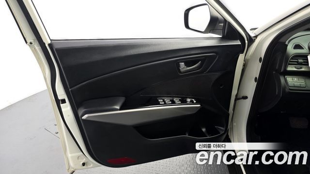 KG Mobility (SsangYong) Tivoli TX 2WD 2015 — фото 24