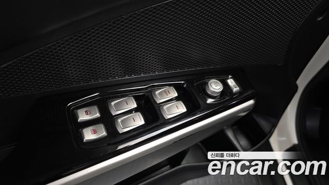 KG Mobility (SsangYong) Tivoli TX 2WD 2015 — фото 29