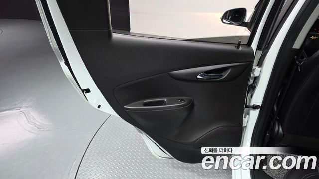 Chevrolet Spark Premier 2019 — фото 25