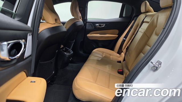 Volvo S60 (III) T5 Inscroption 2020 — фото 26