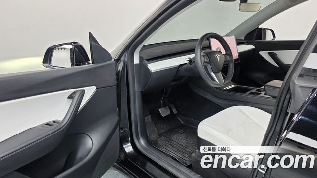 Tesla Model Y Long Range AWD 2021 — фото 10