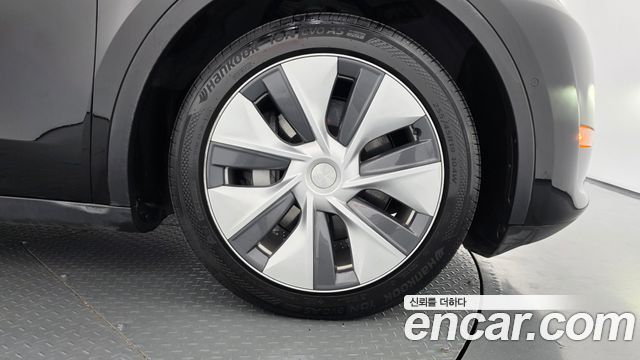 Tesla Model Y Long Range AWD 2021 — фото 21