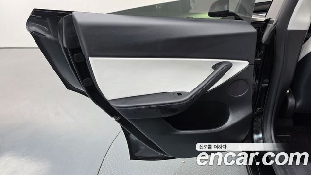 Tesla Model Y Long Range AWD 2021 — фото 25