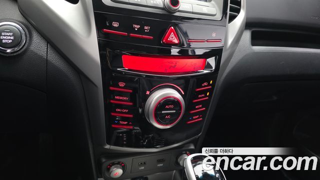 KG Mobility (SsangYong) Tivoli LX 2WD HI-DLX 2016 — фото 16