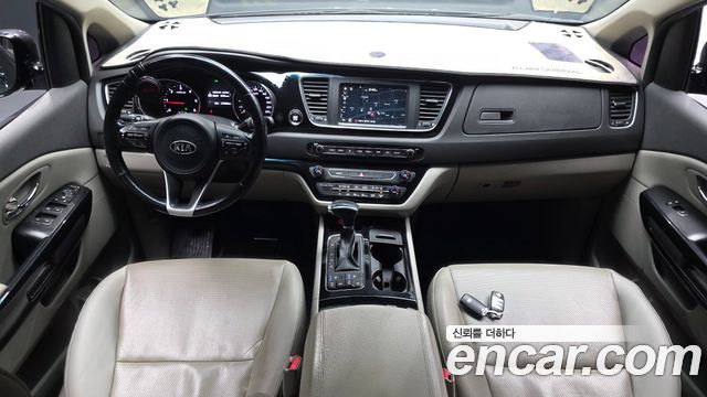 Kia Carnival 9-seater Prestige 2018 — фото 7