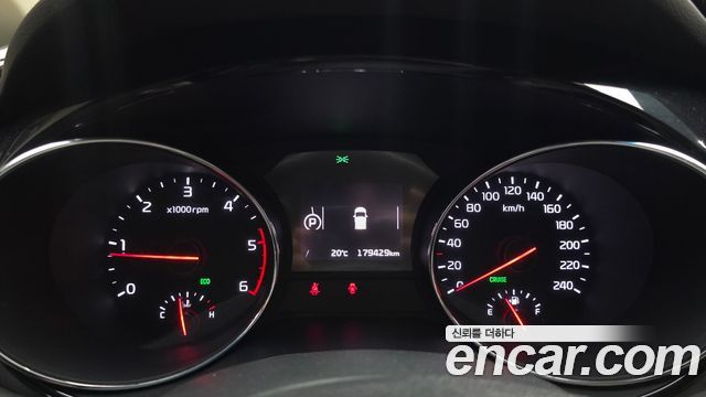 Kia Carnival 9-seater Prestige 2018 — фото 8