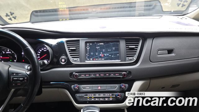 Kia Carnival 9-seater Prestige 2018 — фото 13
