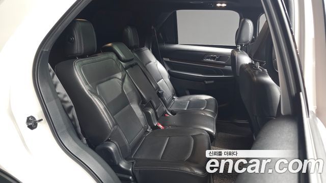 Ford Explorer 2.3 Limited 4WD 5th 2018 — фото 12