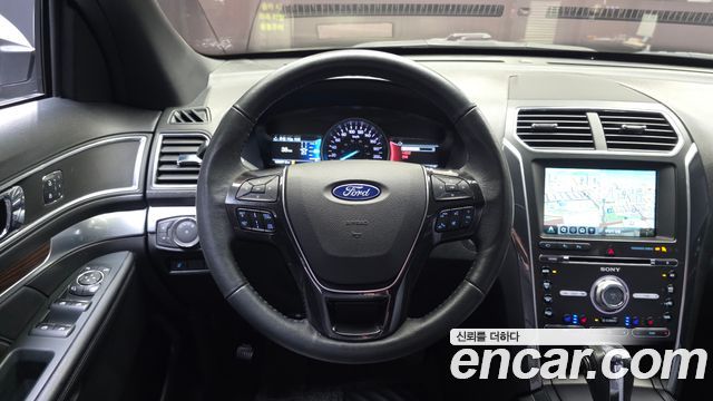 Ford Explorer 2.3 Limited 4WD 5th 2018 — фото 13