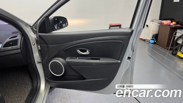 Renault Korea SM3 Z.E. SE Plus 2014 — фото 24
